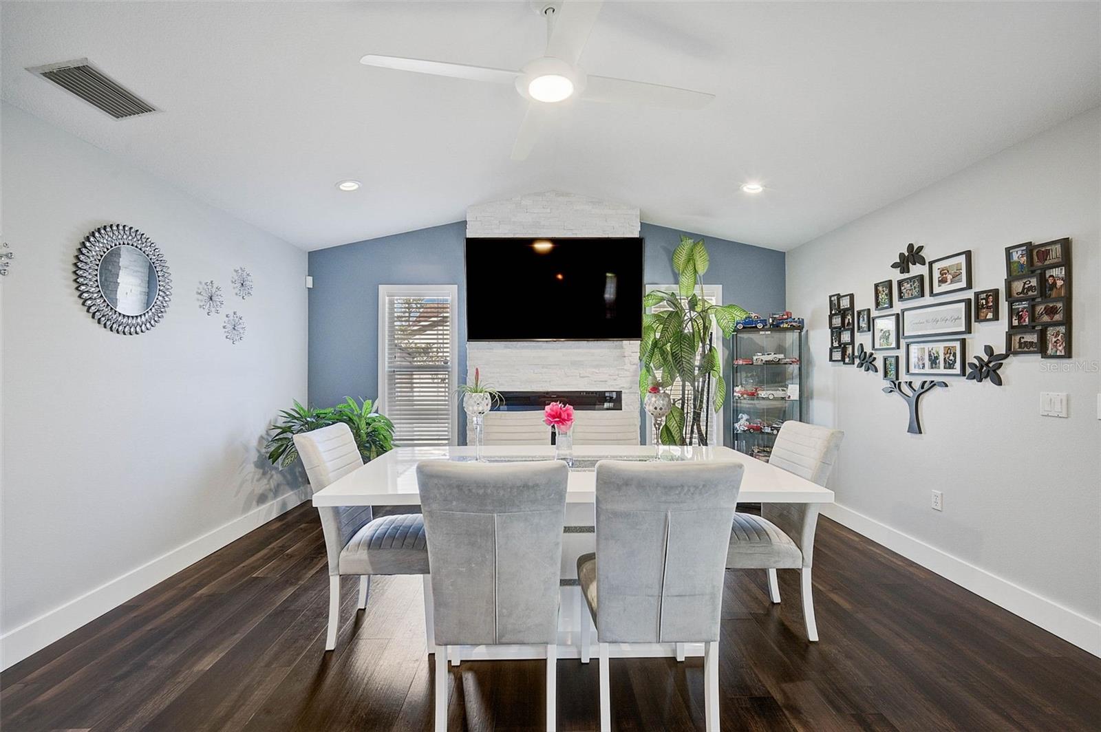 Image 12 of 46 For 5565 Sweetwater Oak Drive