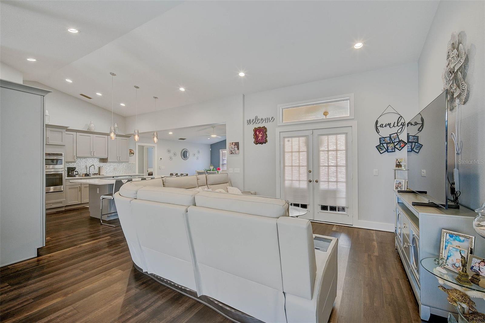 Image 15 of 46 For 5565 Sweetwater Oak Drive