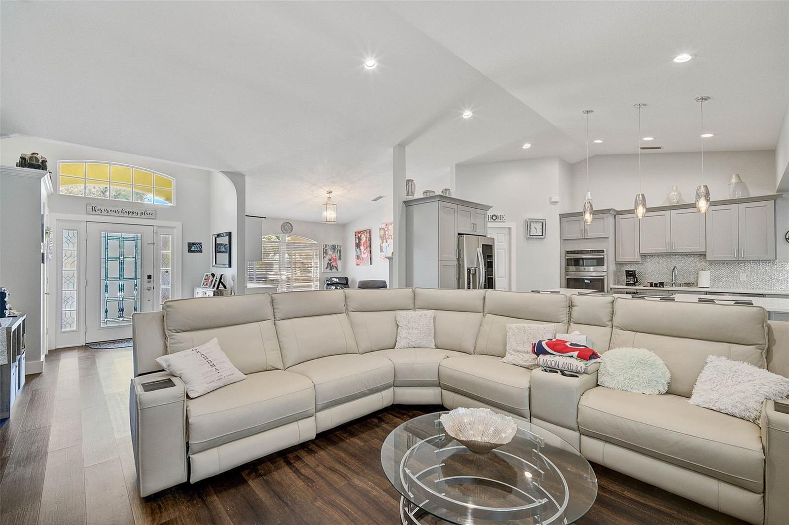 Image 17 of 46 For 5565 Sweetwater Oak Drive
