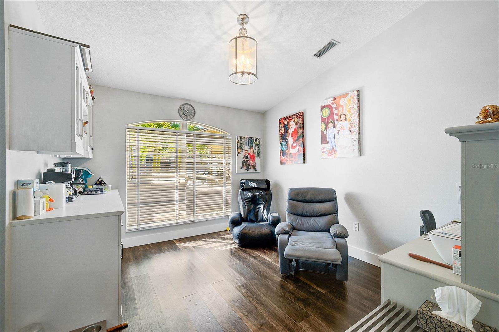 Image 19 of 46 For 5565 Sweetwater Oak Drive
