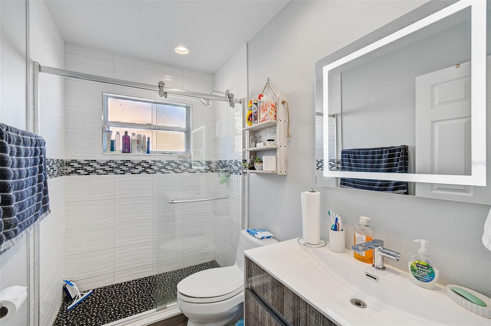 Image 22 of 46 For 5565 Sweetwater Oak Drive