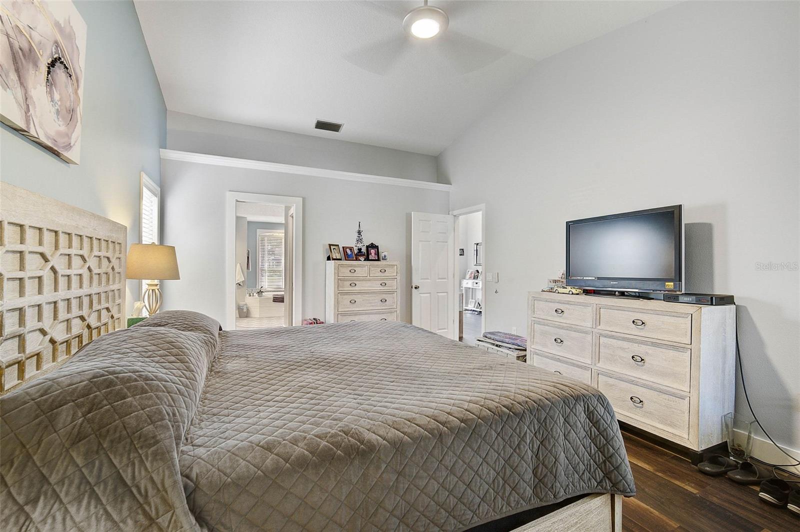 Image 25 of 46 For 5565 Sweetwater Oak Drive