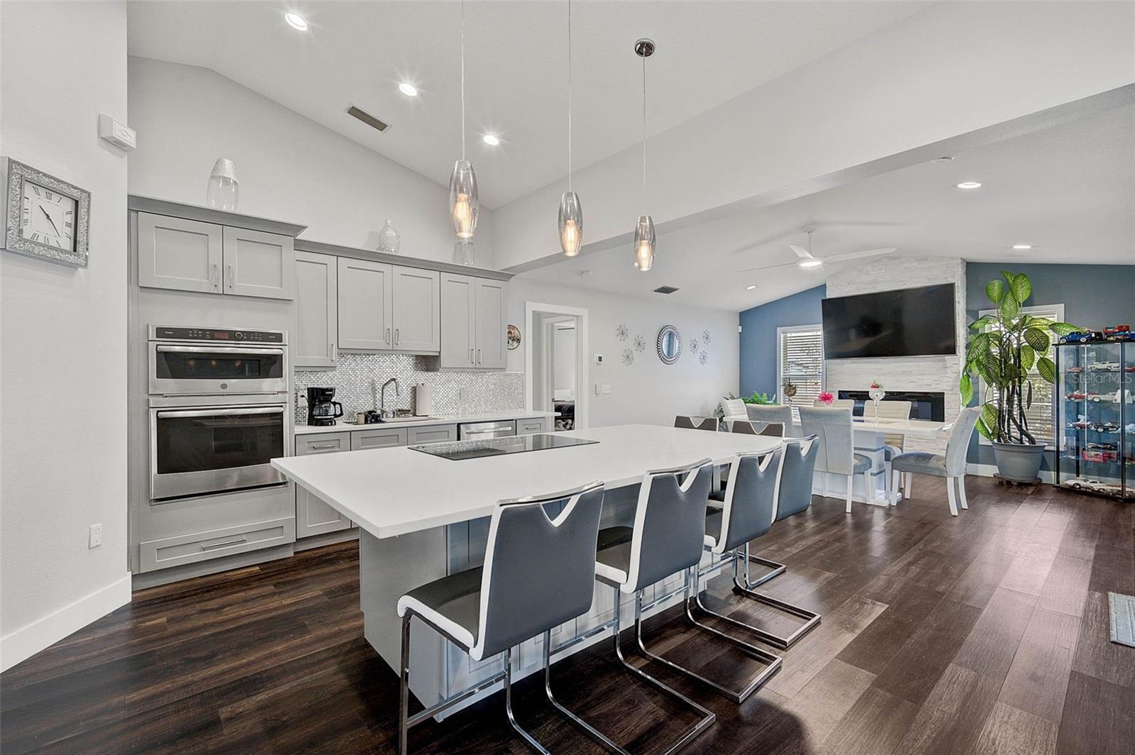 Image 6 of 46 For 5565 Sweetwater Oak Drive