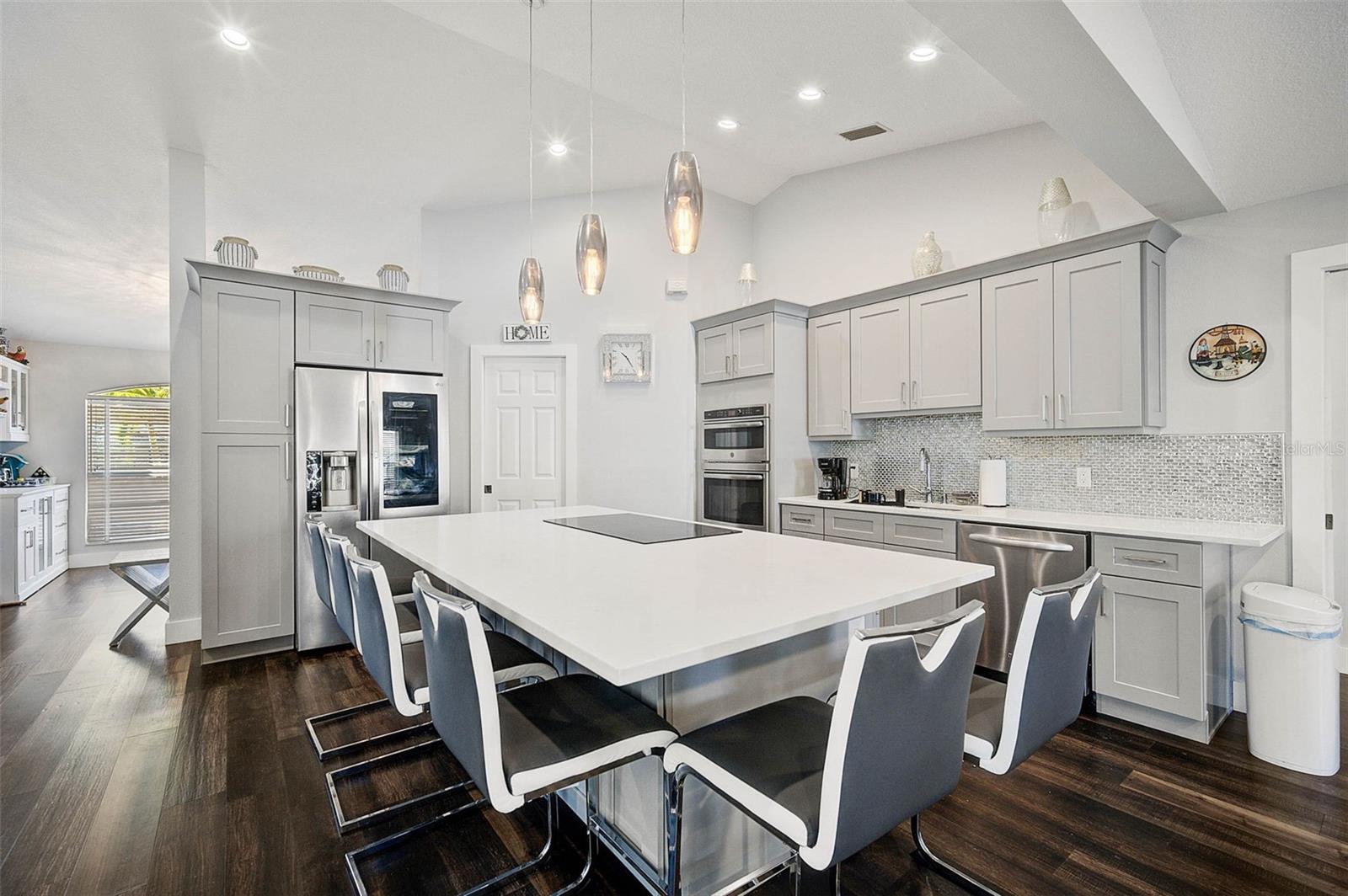 Image 7 of 46 For 5565 Sweetwater Oak Drive
