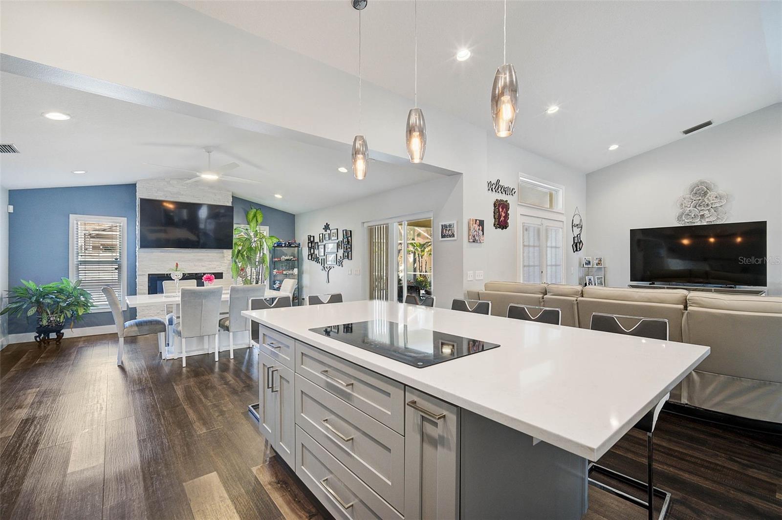 Image 8 of 46 For 5565 Sweetwater Oak Drive