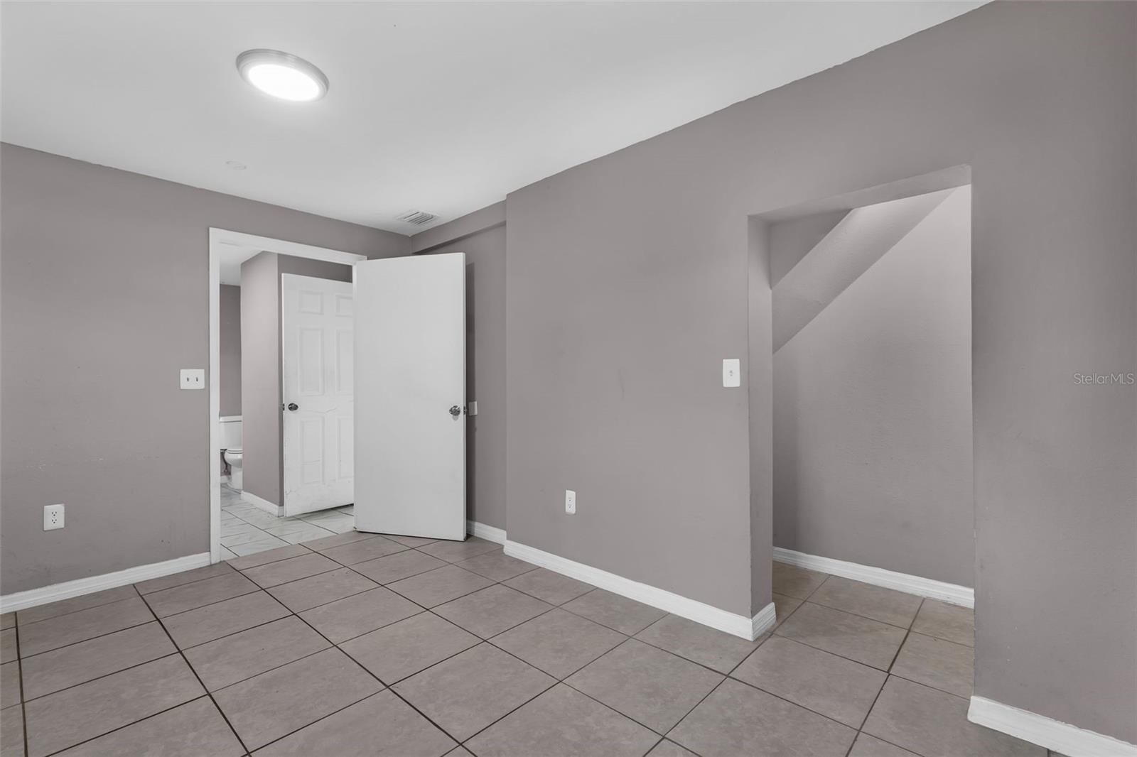 Image 14 of 35 For 1561 Laurel Drive