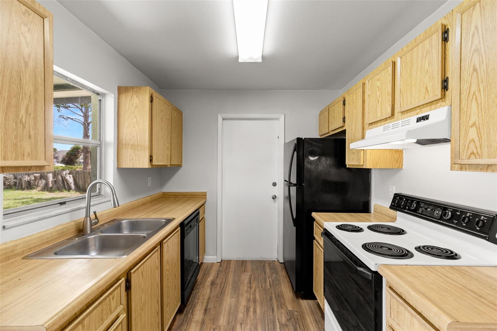 Image 6 of 28 For 1035 Axlewood Circle