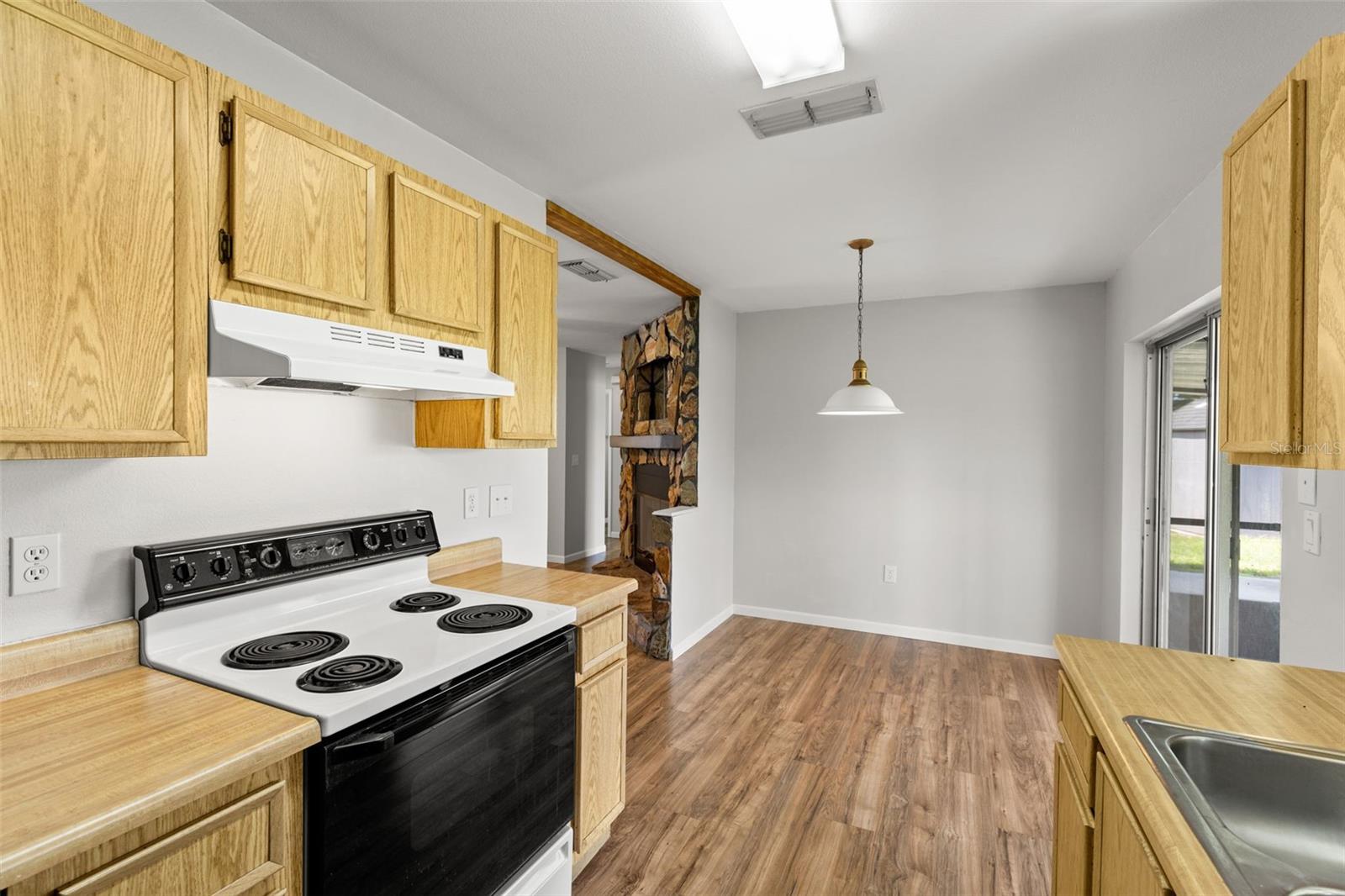 Image 9 of 28 For 1035 Axlewood Circle