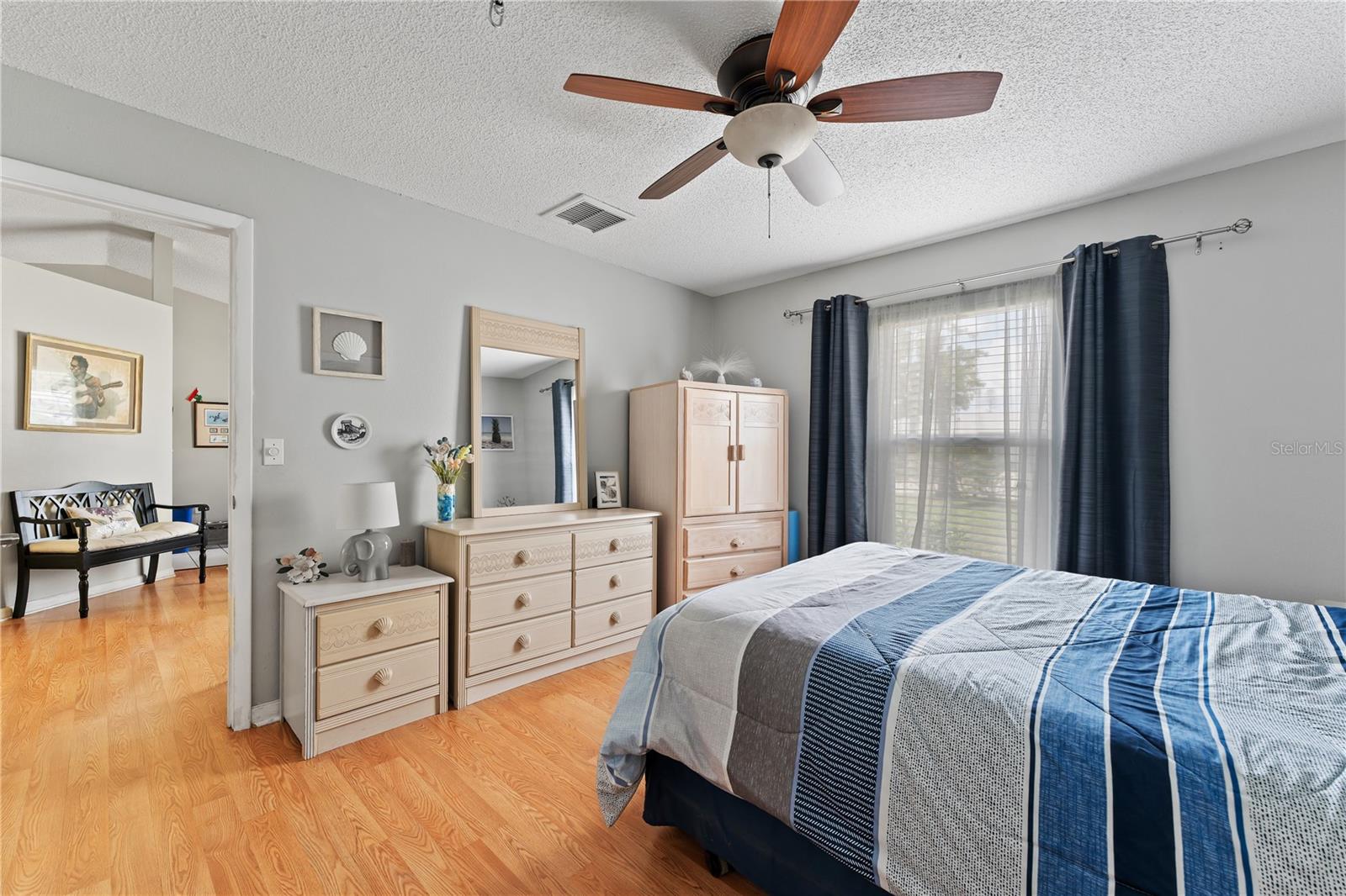 Image 8 of 25 For 712 68th Avenue W