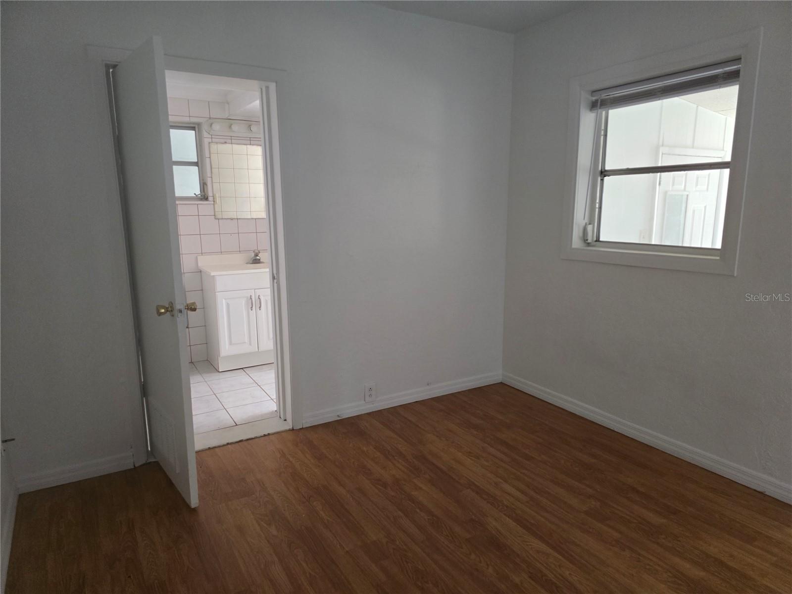 Image 10 of 13 For 926 46th Street