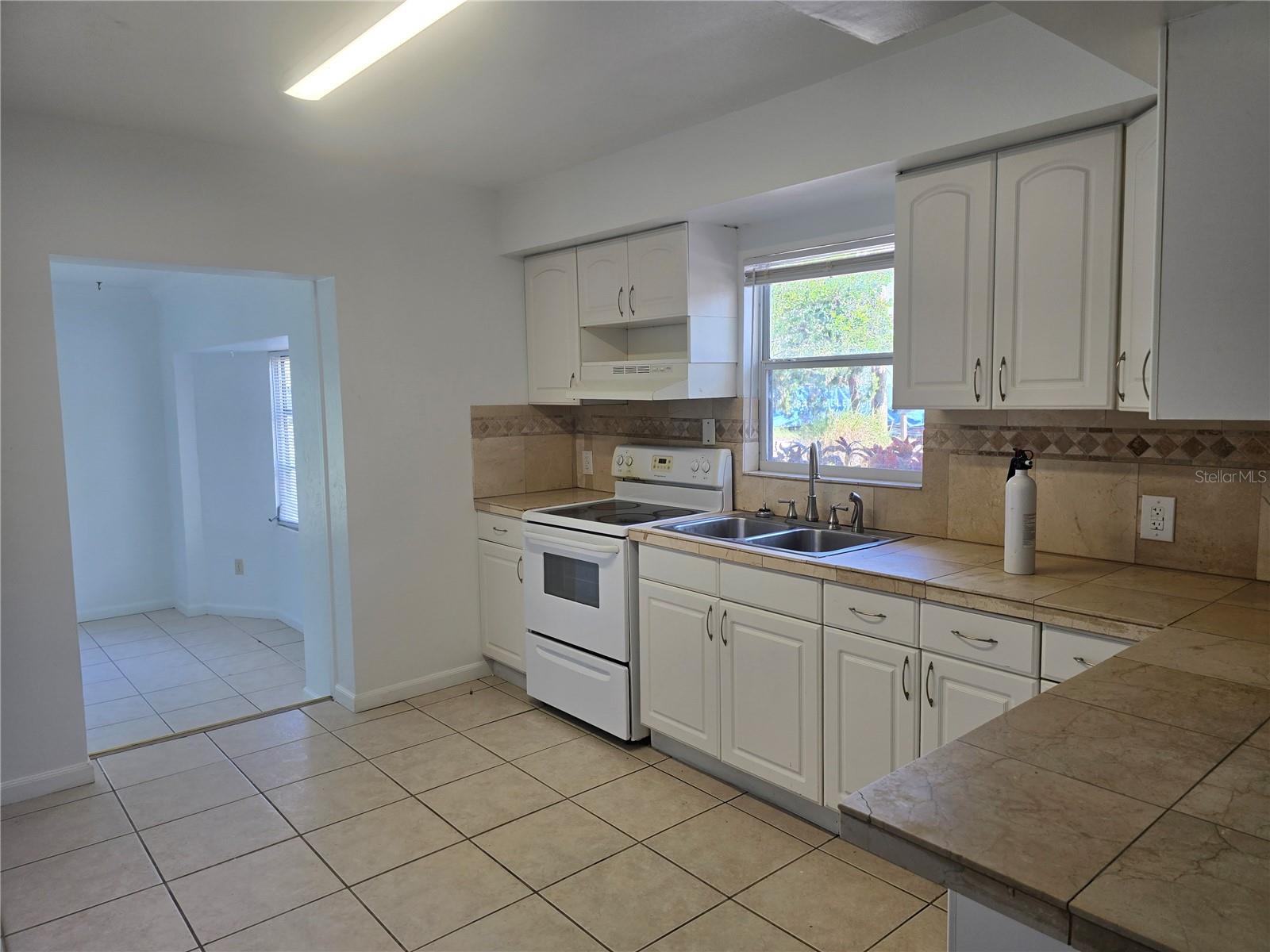 Image 5 of 13 For 926 46th Street
