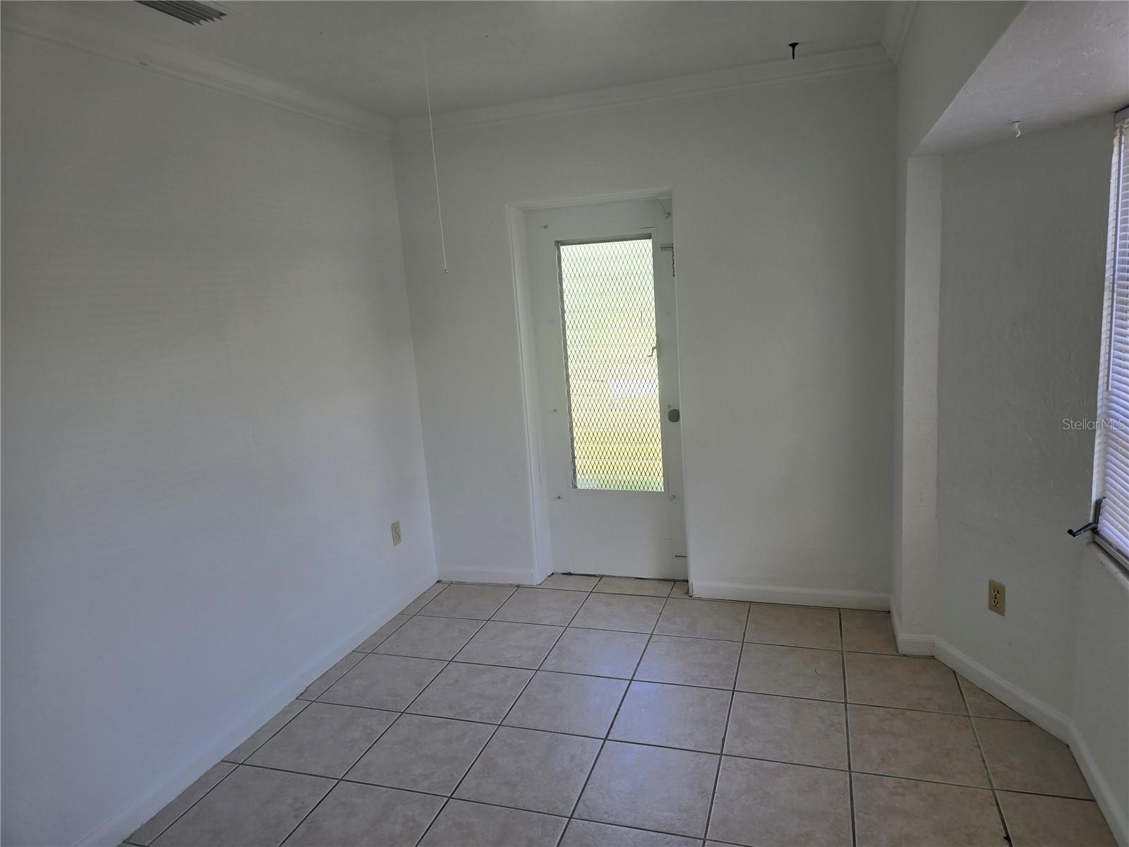 Image 7 of 13 For 926 46th Street