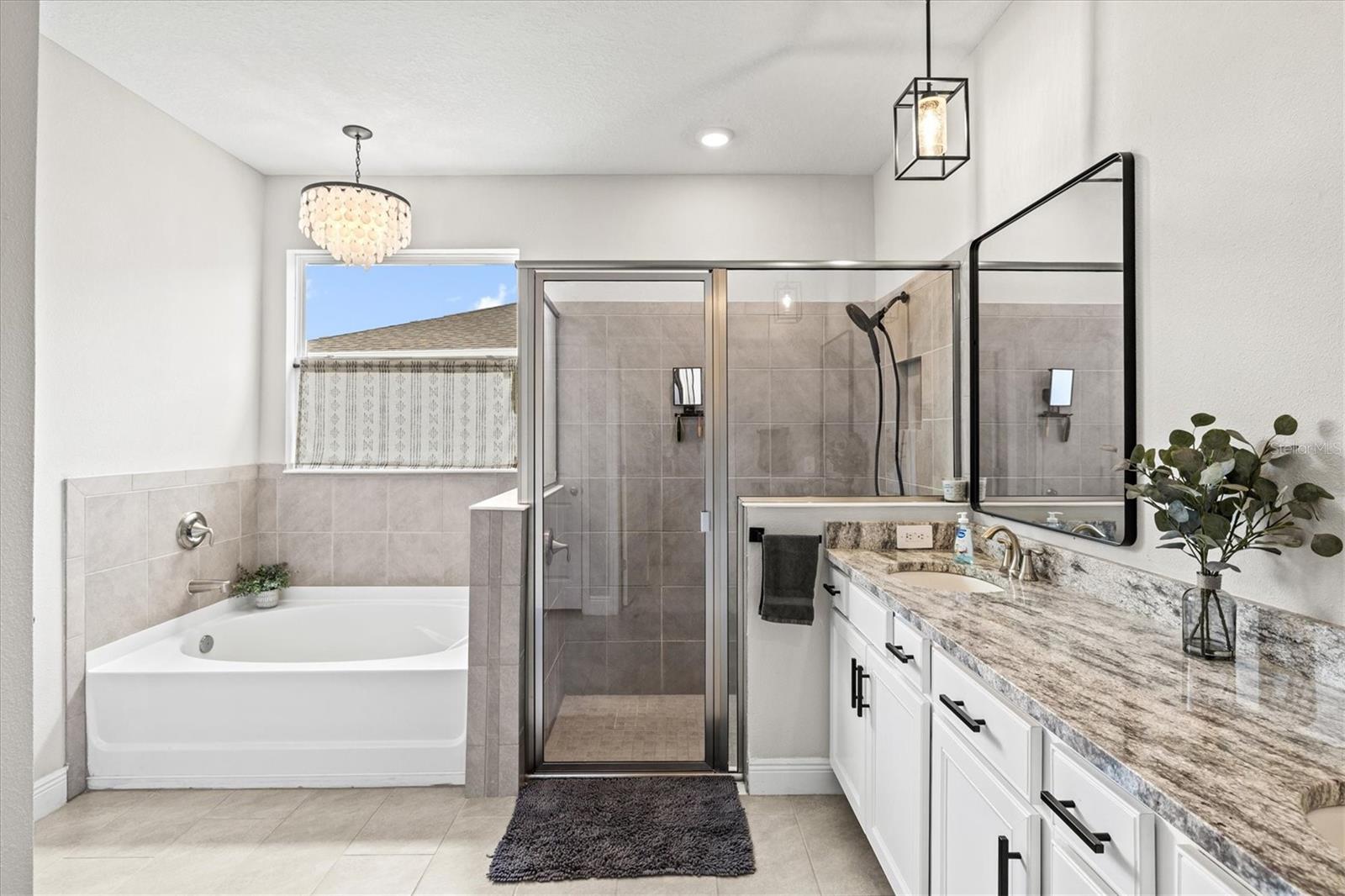 Image 16 of 53 For 17547 Cantarina Cove