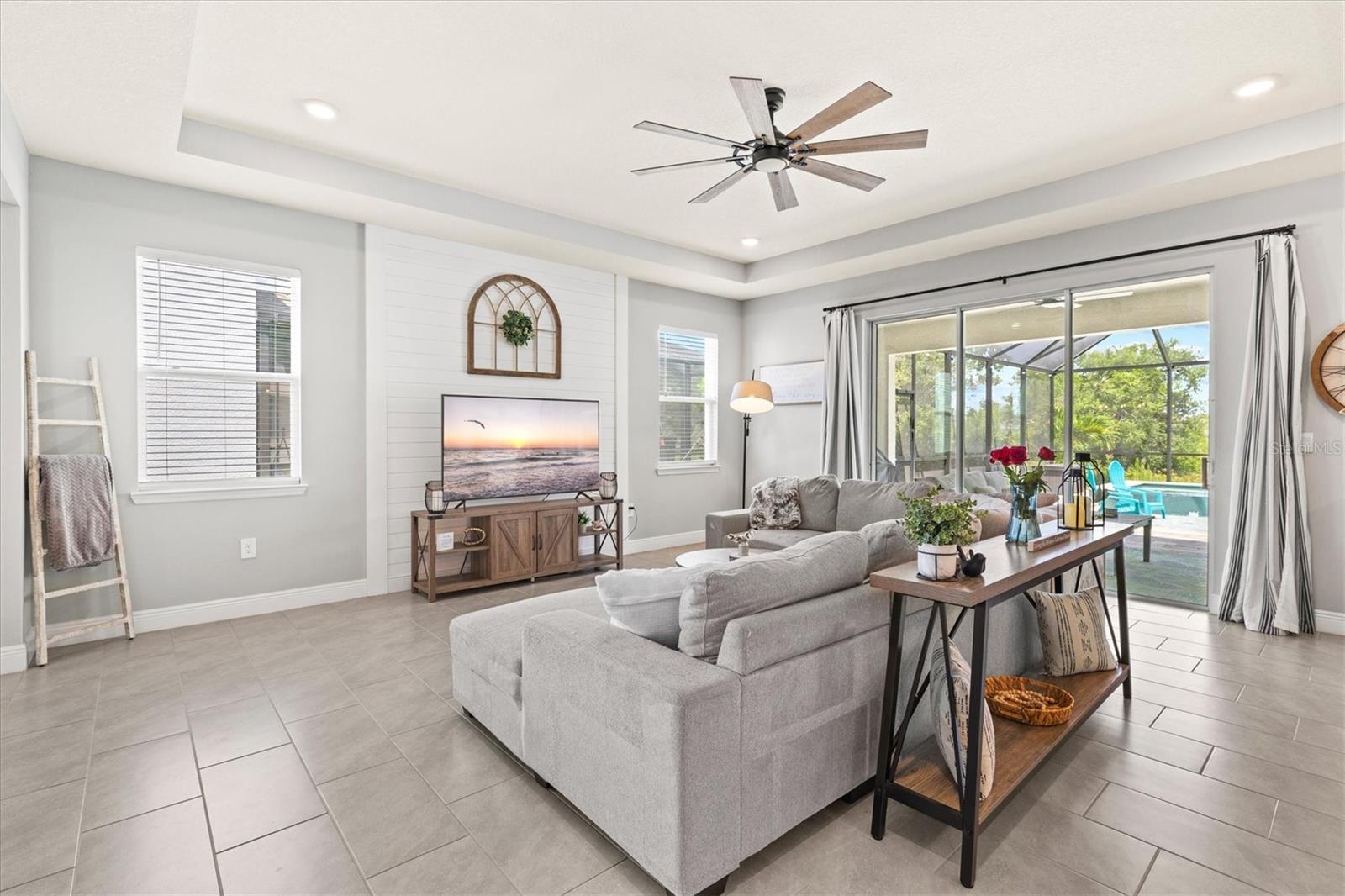 Image 5 of 53 For 17547 Cantarina Cove