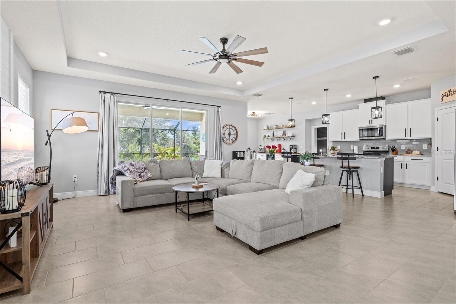 Image 6 of 53 For 17547 Cantarina Cove