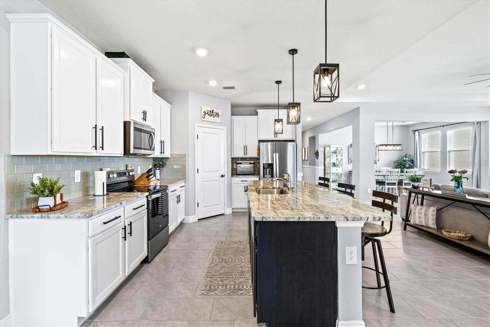 Image 9 of 53 For 17547 Cantarina Cove