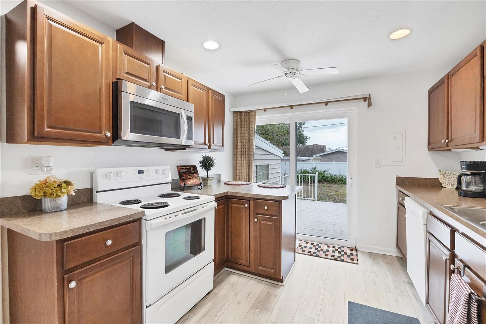 Image 14 of 51 For 2105 19th Street W