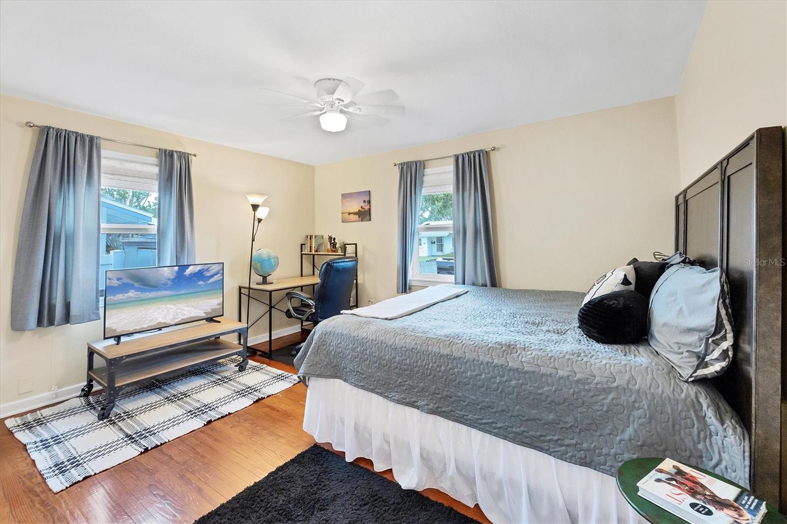 Image 17 of 51 For 2105 19th Street W