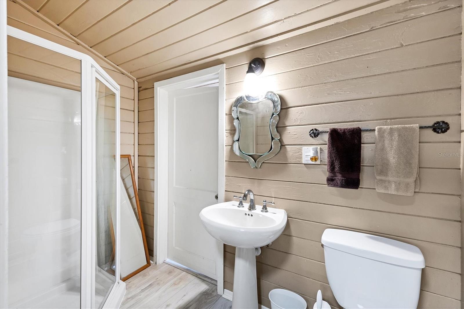 Image 21 of 51 For 2105 19th Street W