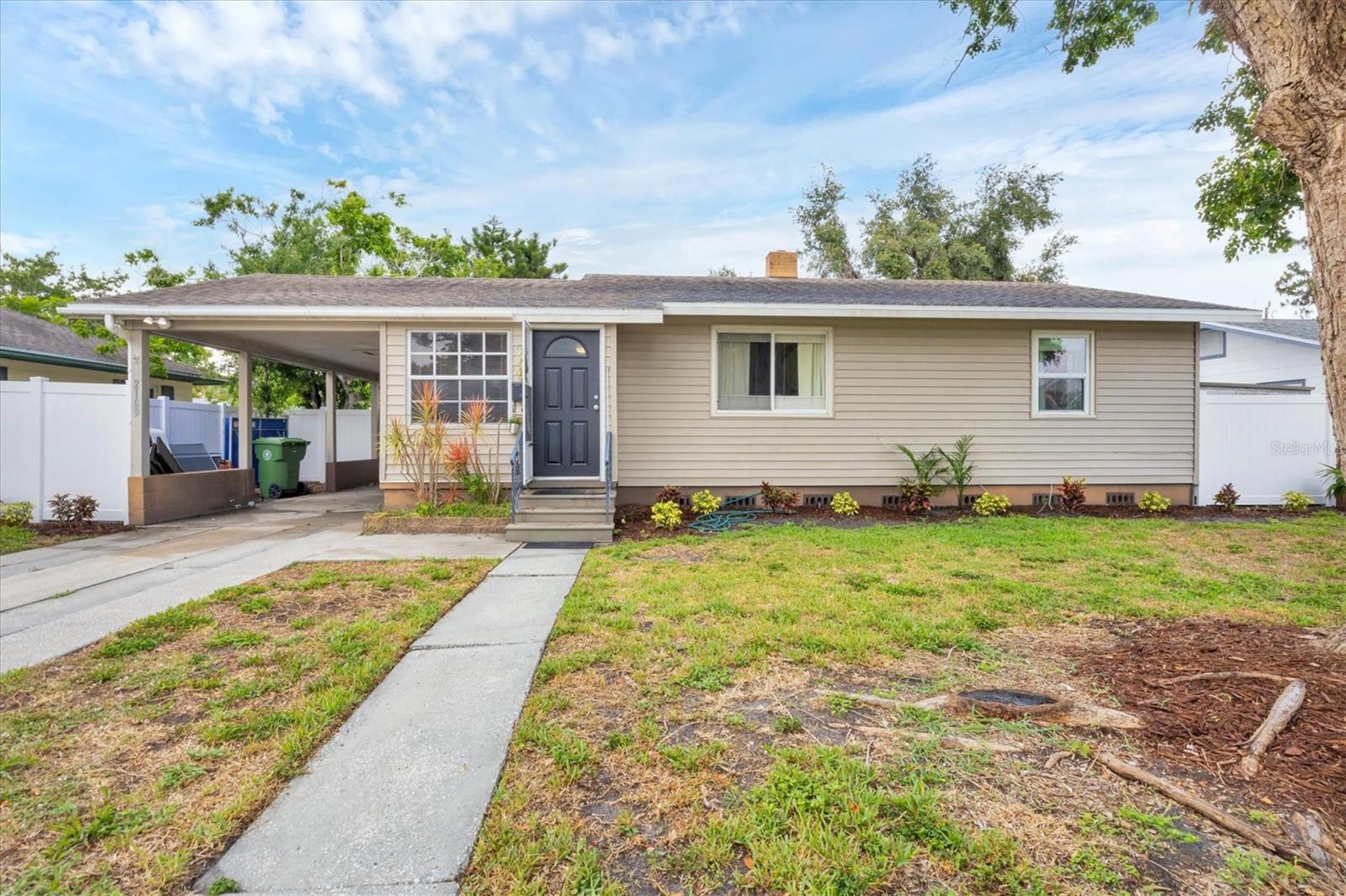 Image 3 of 51 For 2105 19th Street W