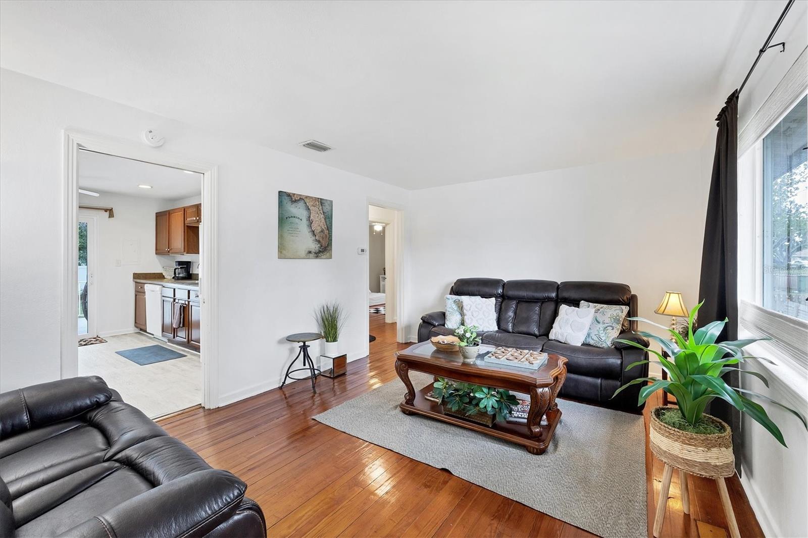 Image 9 of 51 For 2105 19th Street W