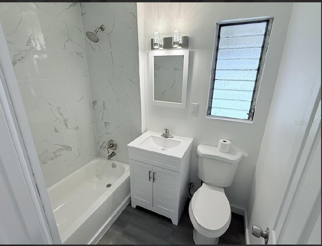 Image 12 of 12 For 2270 Aaron Street B