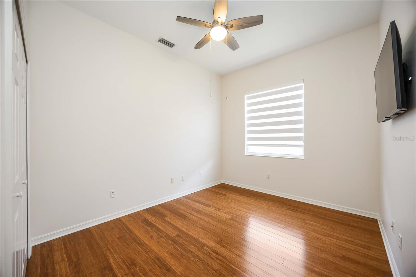 Image 18 of 31 For 5074 Flagstone Drive