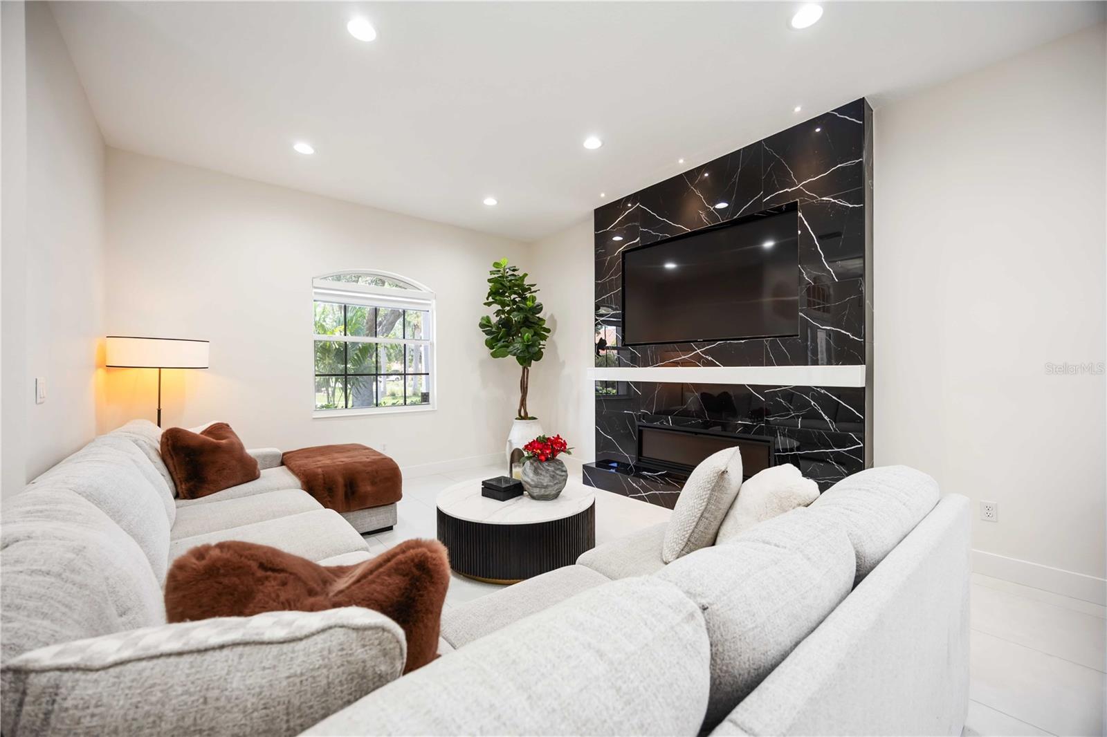 Image 7 of 31 For 5074 Flagstone Drive