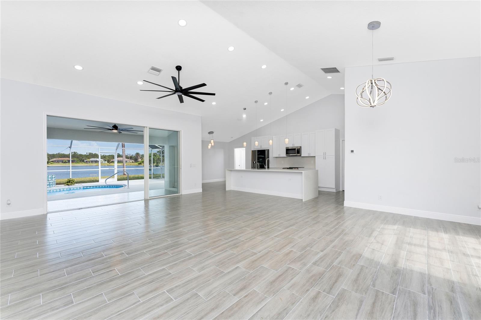 Image 12 of 88 For 10055 Franklin Drive