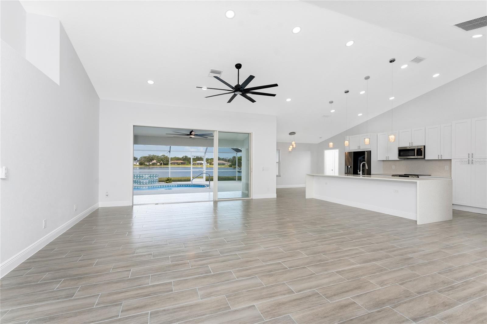 Image 13 of 88 For 10055 Franklin Drive