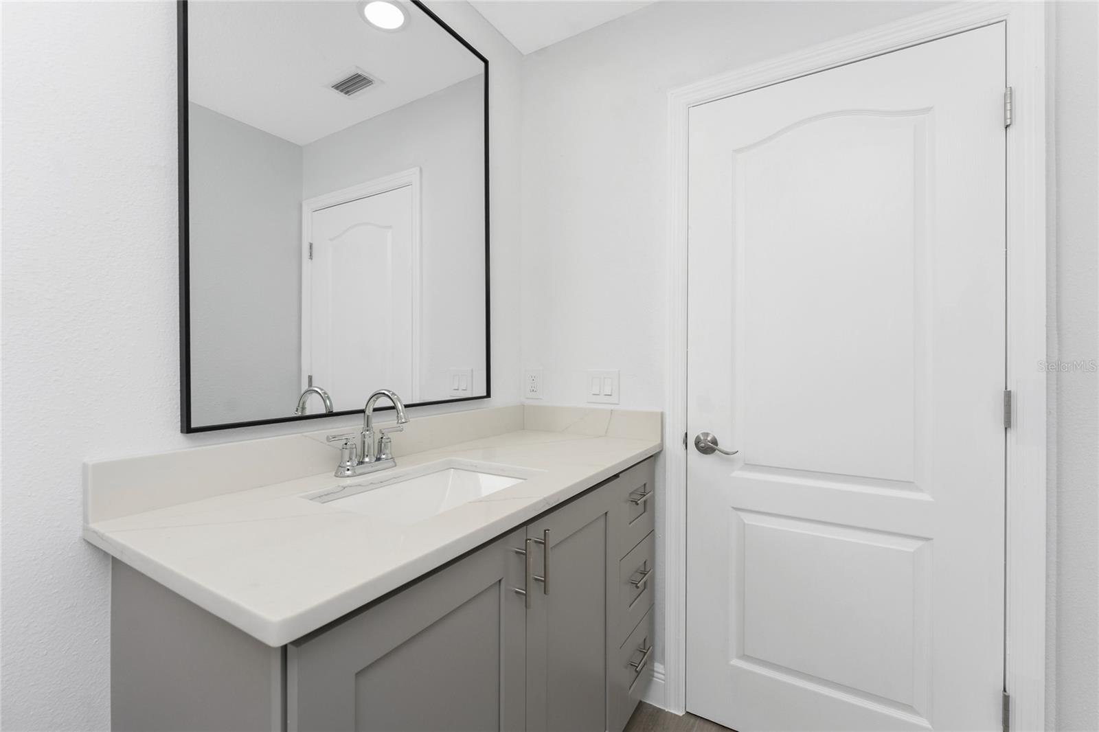 Image 42 of 88 For 10055 Franklin Drive