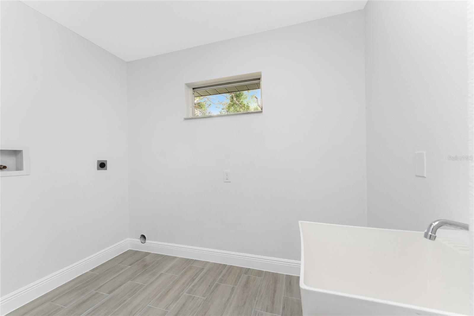 Image 46 of 88 For 10055 Franklin Drive