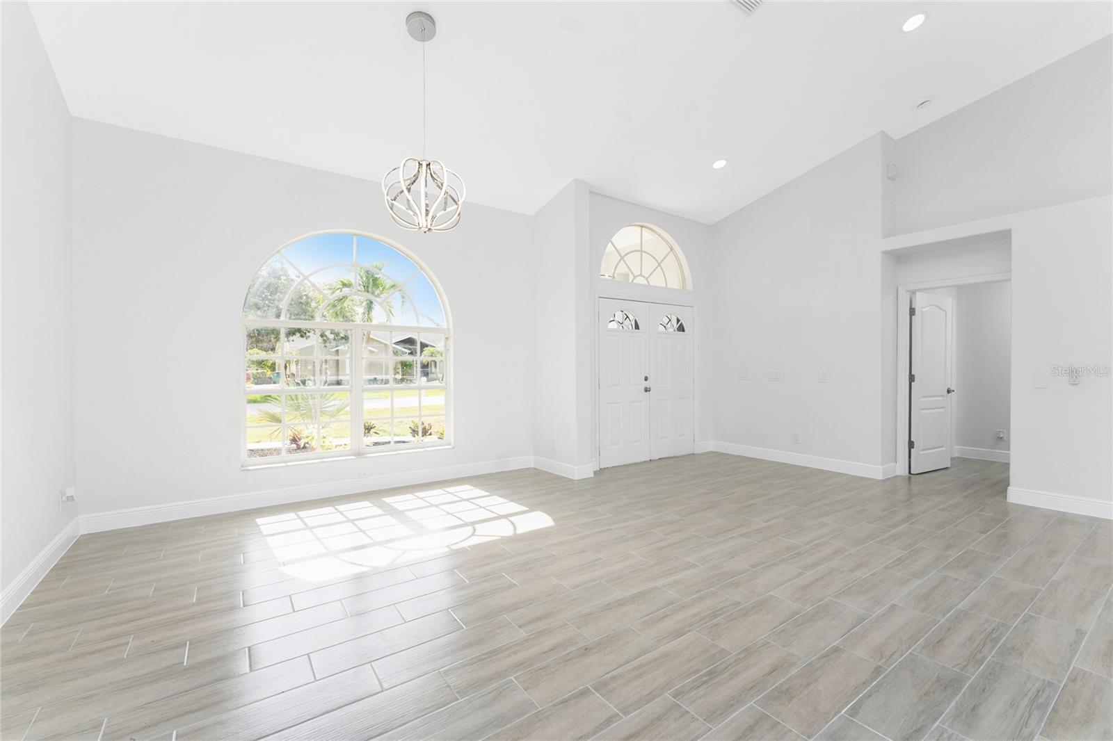 Image 8 of 88 For 10055 Franklin Drive