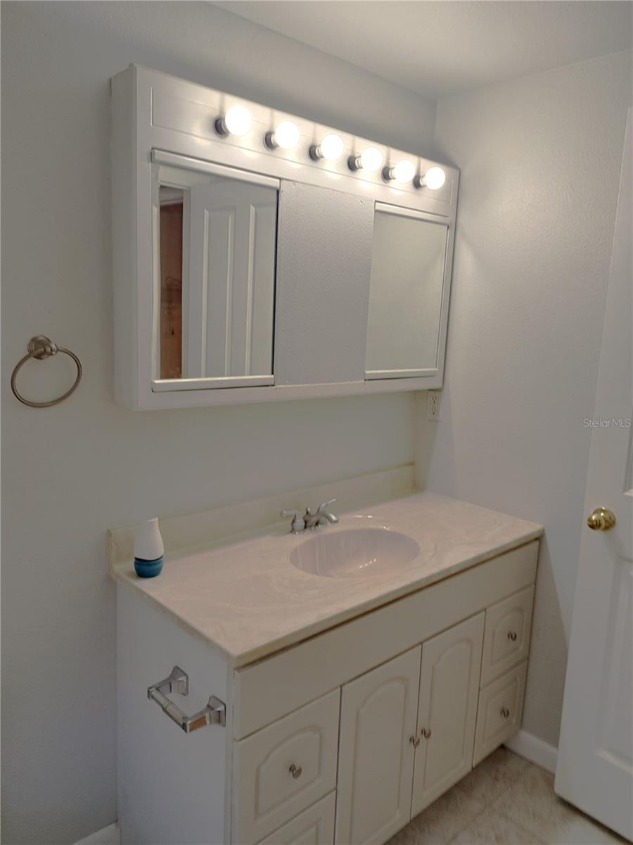 Image 14 of 23 For 204 36th Street W