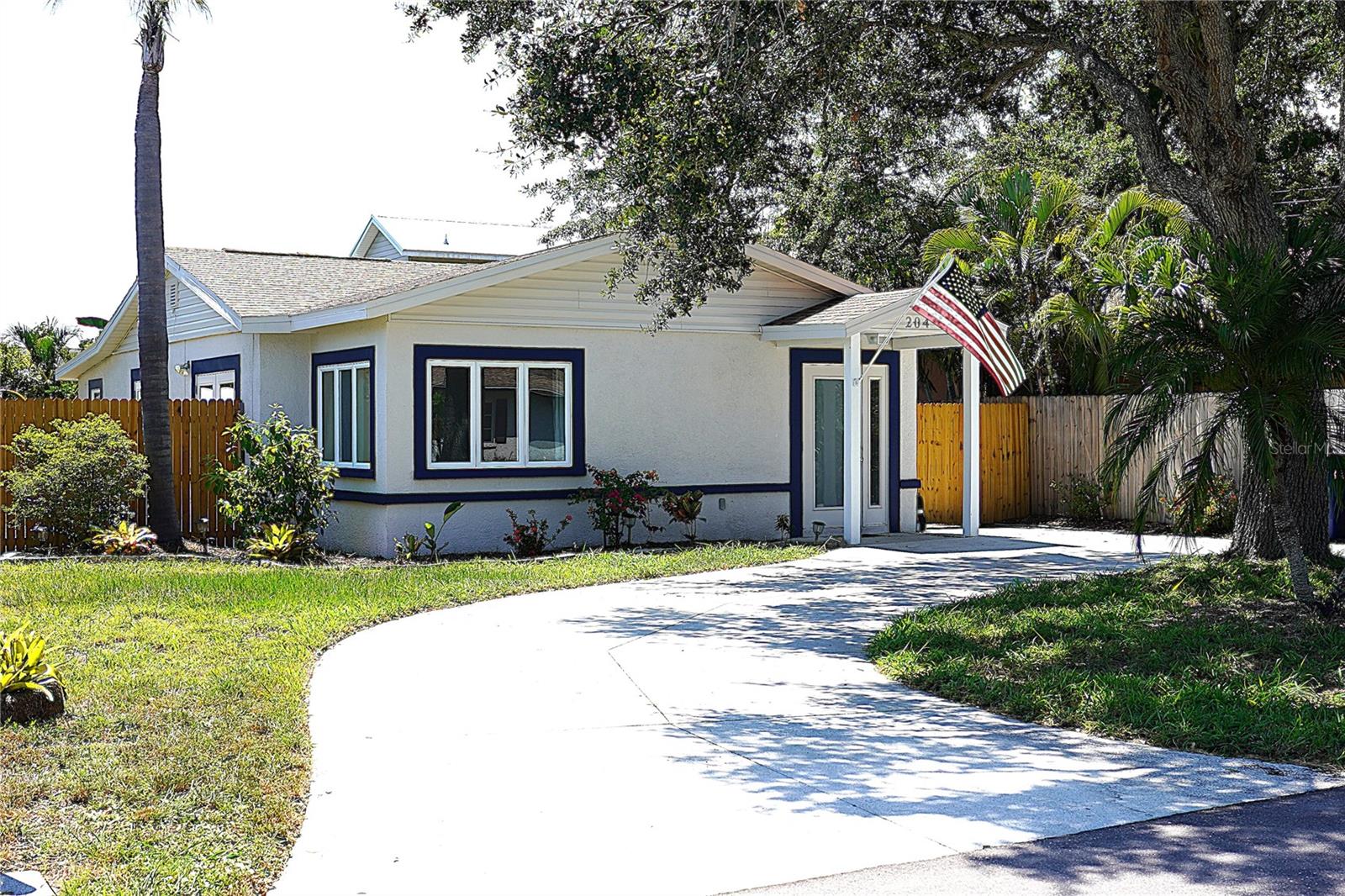 Image 2 of 23 For 204 36th Street W