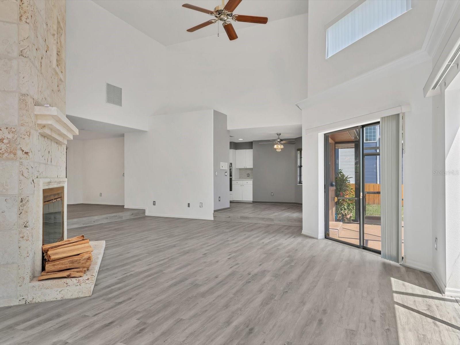 Image 8 of 37 For 13634 2nd Avenue Ne