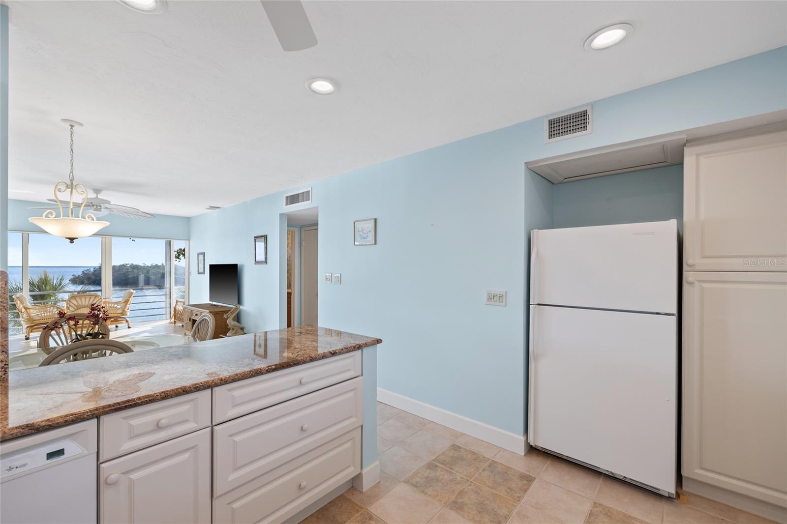 Image 10 of 39 For 4310 Falmouth Drive 307