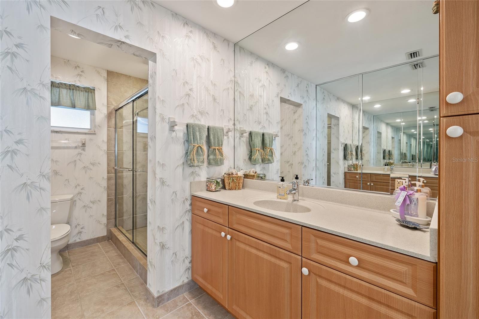 Image 19 of 39 For 4310 Falmouth Drive 307