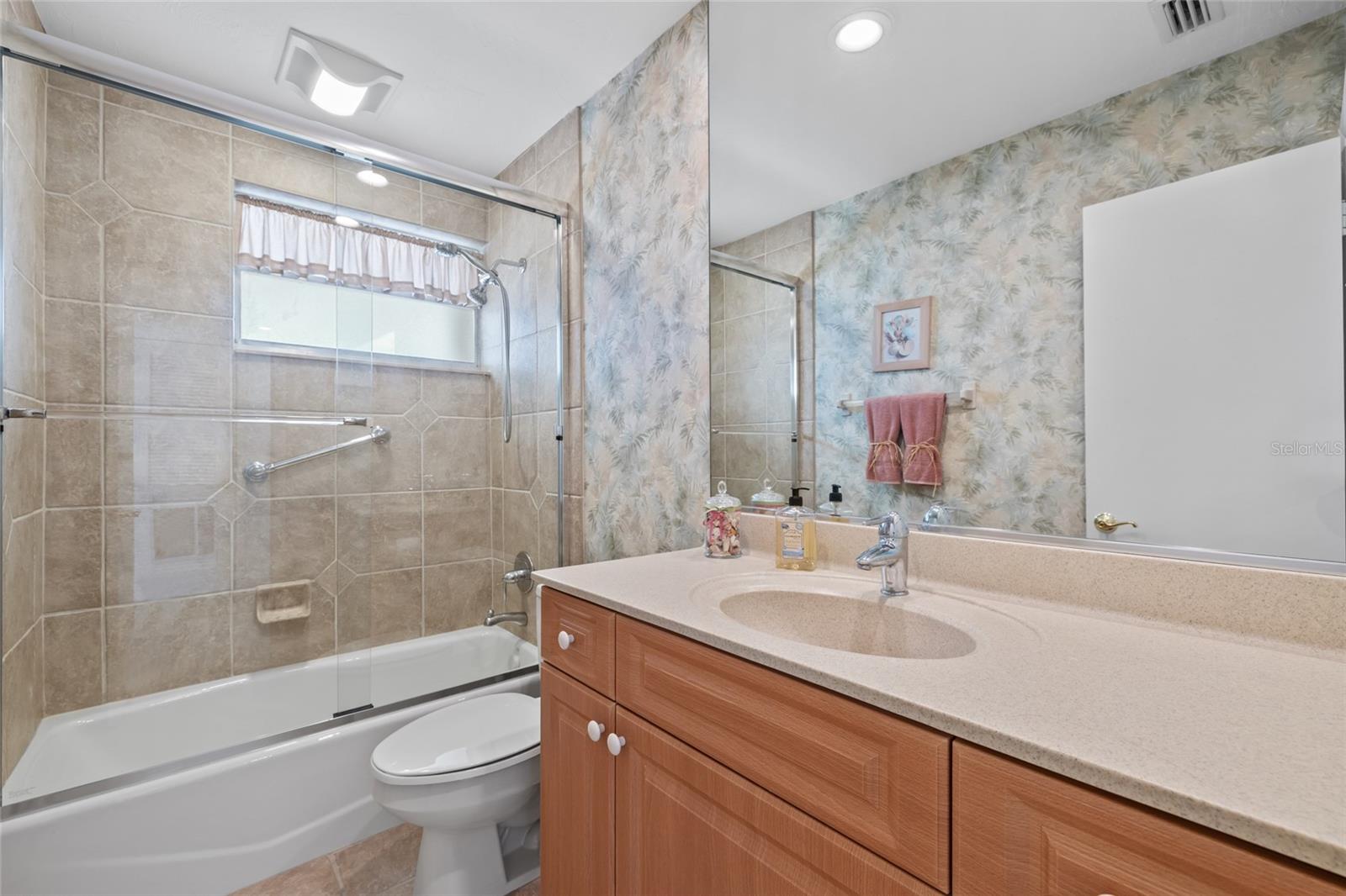 Image 24 of 39 For 4310 Falmouth Drive 307