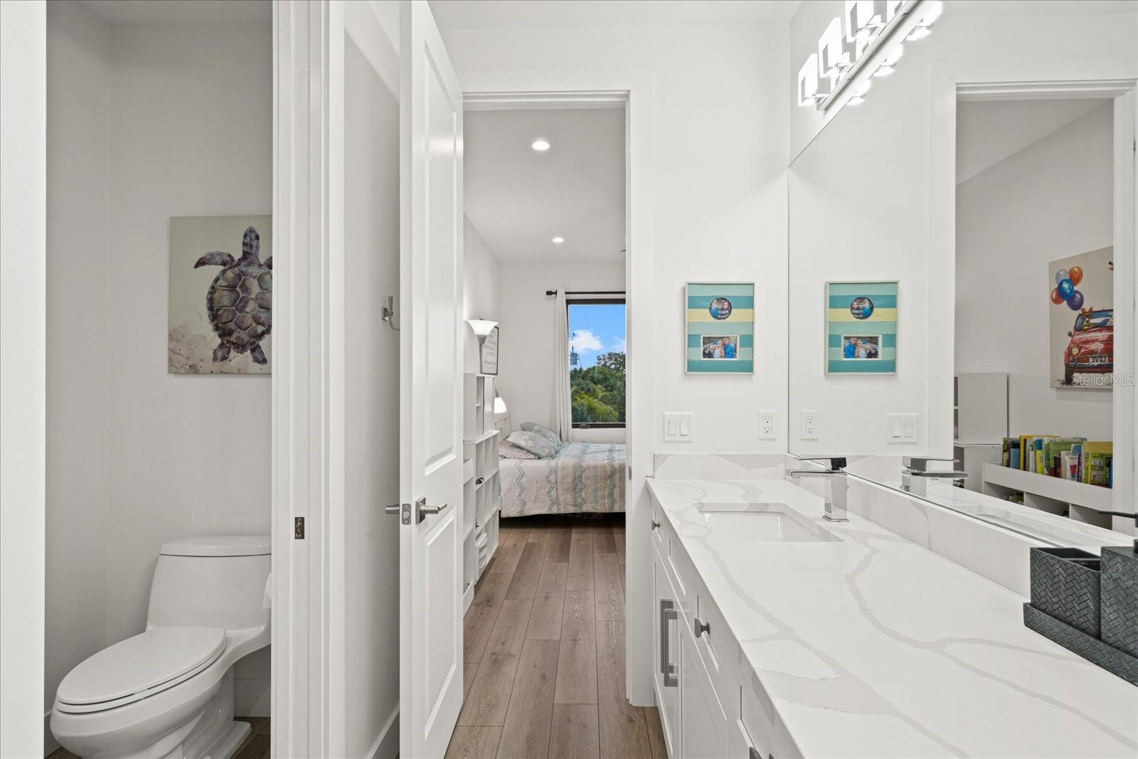 Image 33 of 57 For 577 Venice Lane