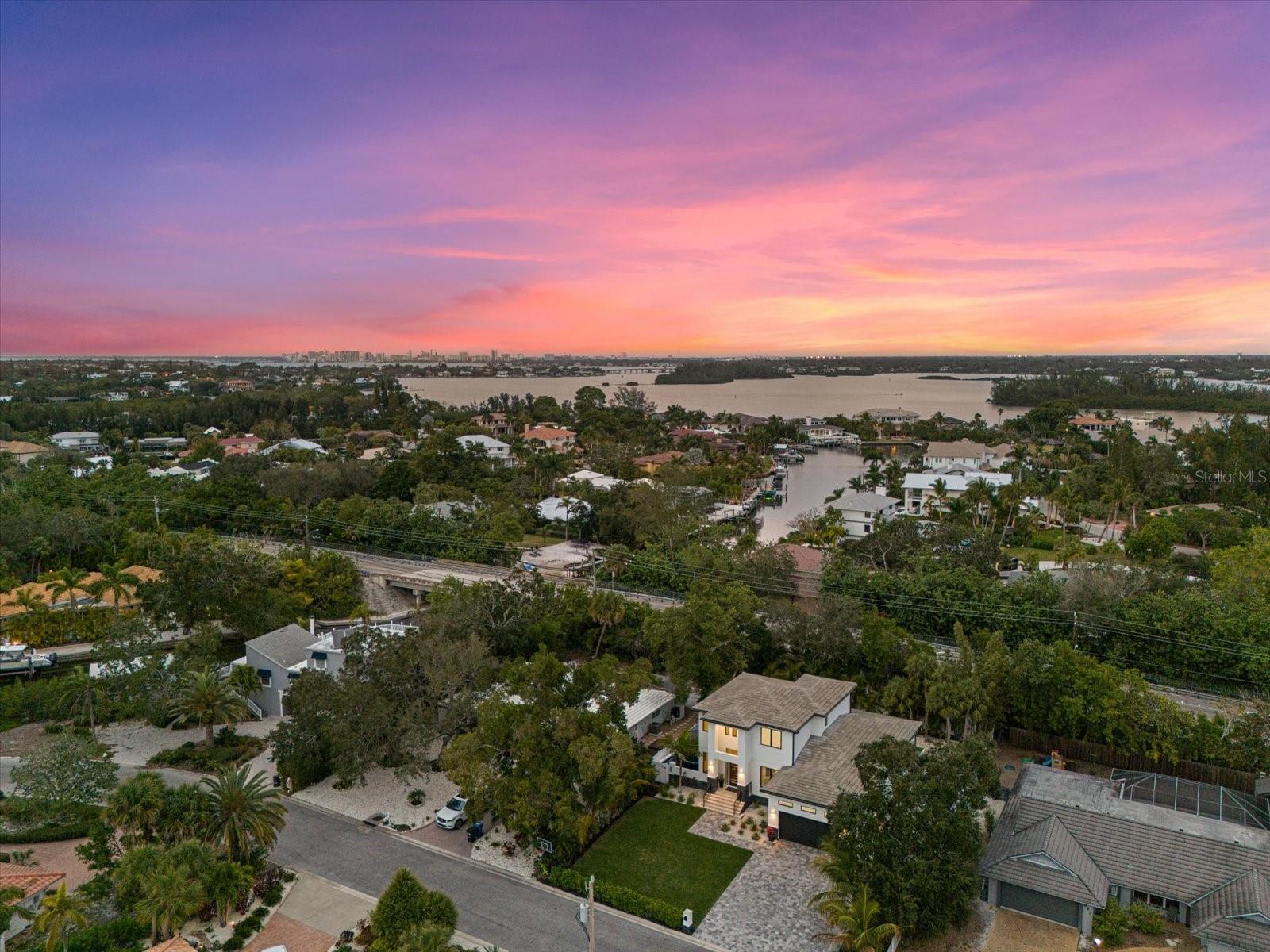 Image 49 of 57 For 577 Venice Lane
