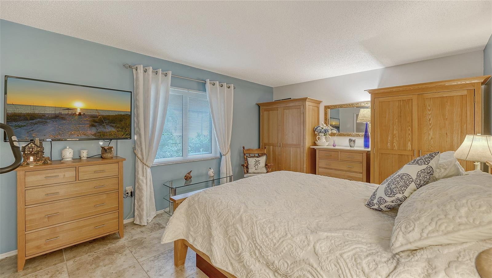 Image 33 of 81 For 387 Eden Drive