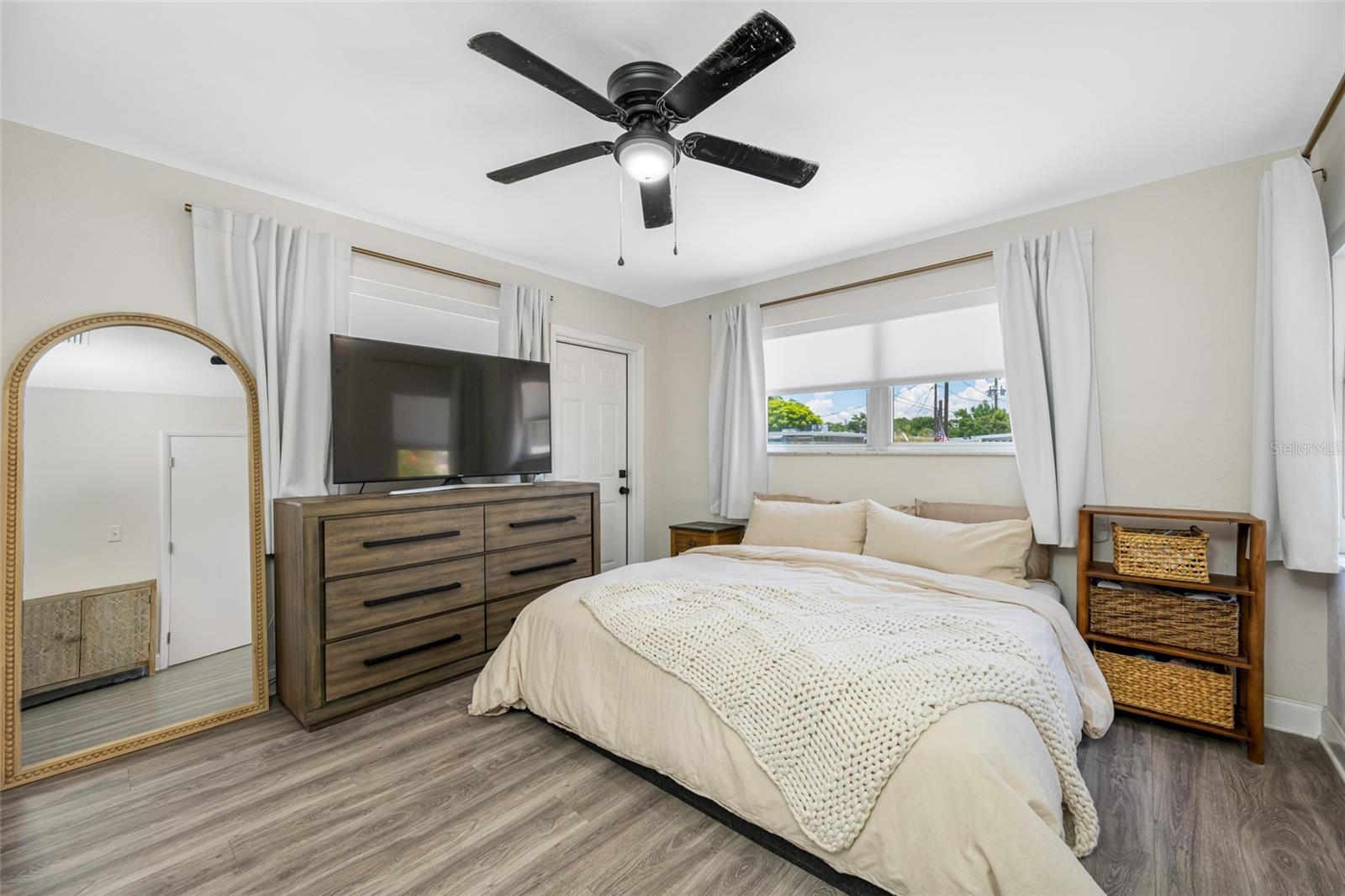 Image 39 of 64 For 440 42nd Street N