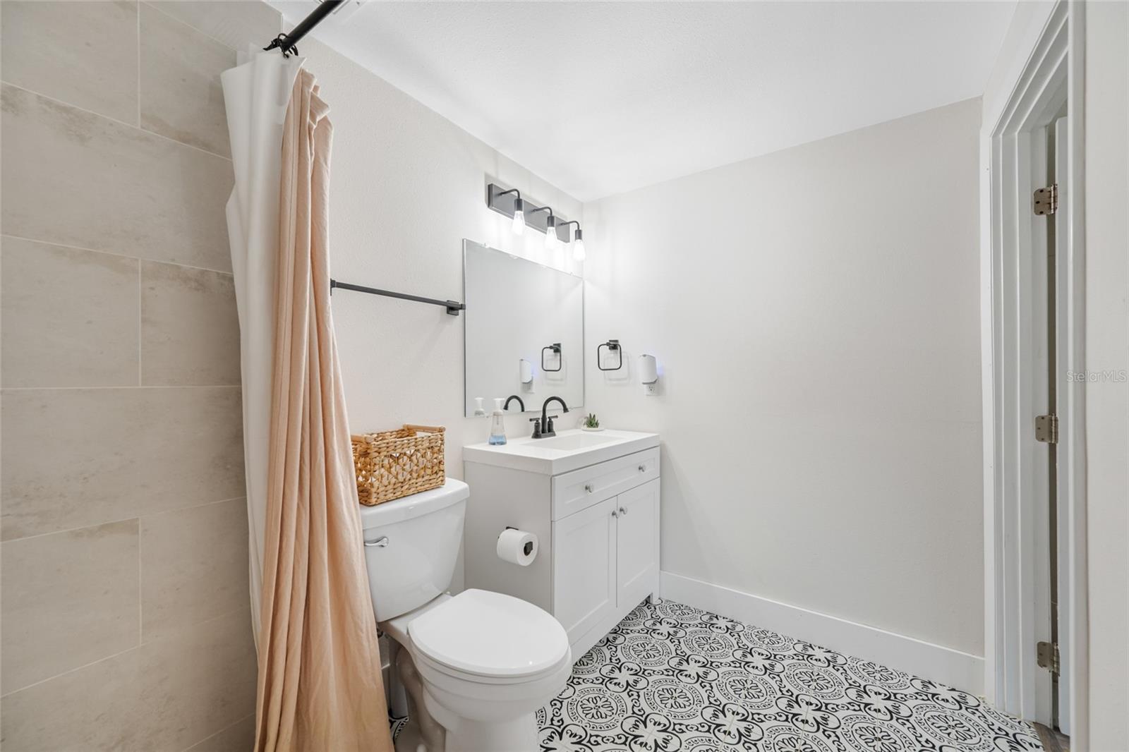 Image 44 of 64 For 440 42nd Street N