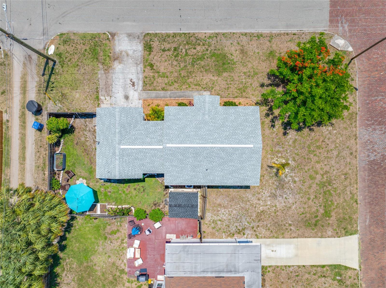 Image 6 of 64 For 440 42nd Street N