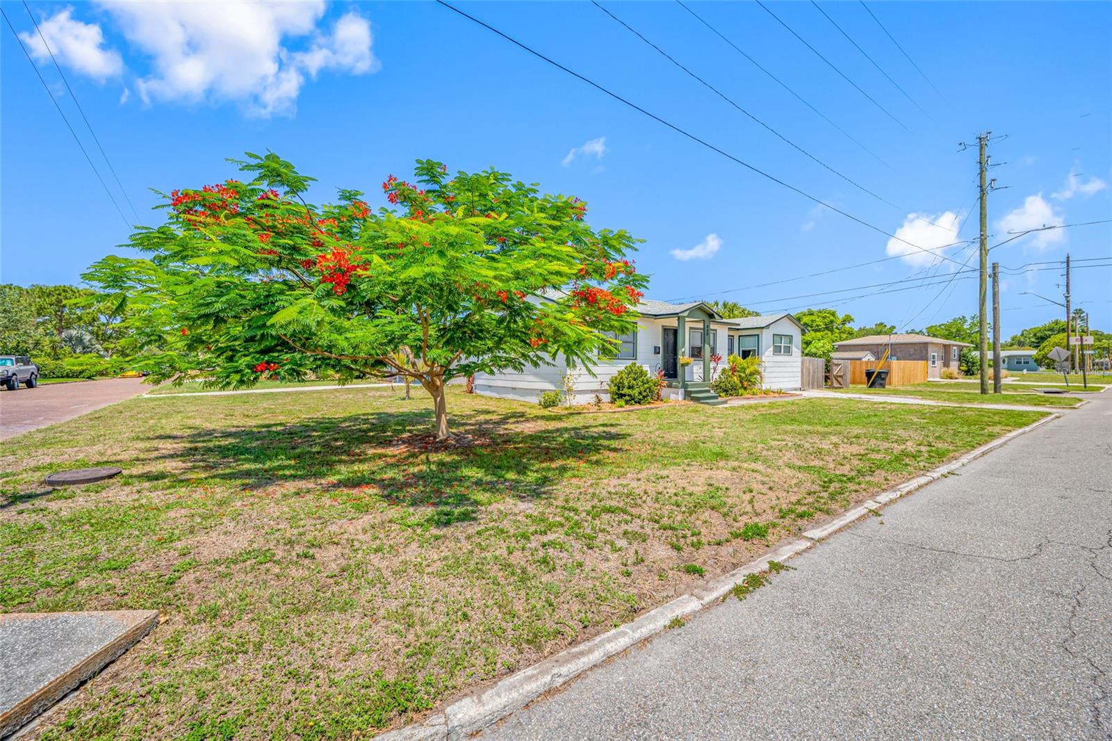 Image 7 of 64 For 440 42nd Street N