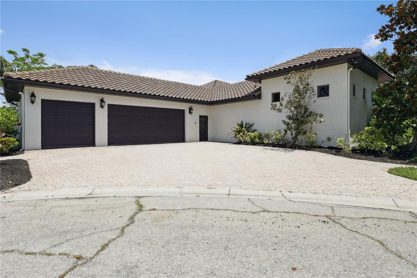 Image 10 of 64 For 4696 Del Sol Boulevard