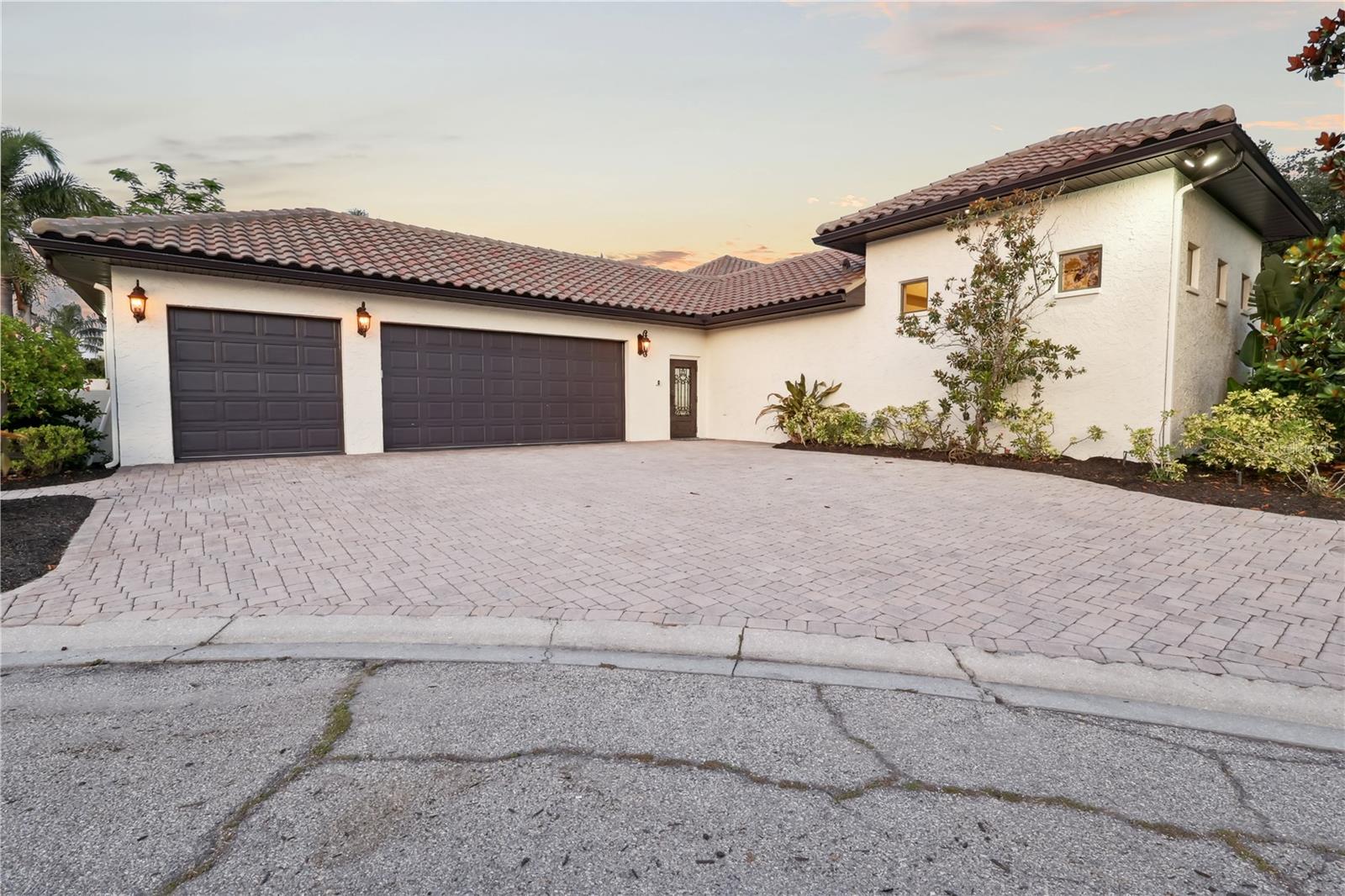 Image 53 of 64 For 4696 Del Sol Boulevard