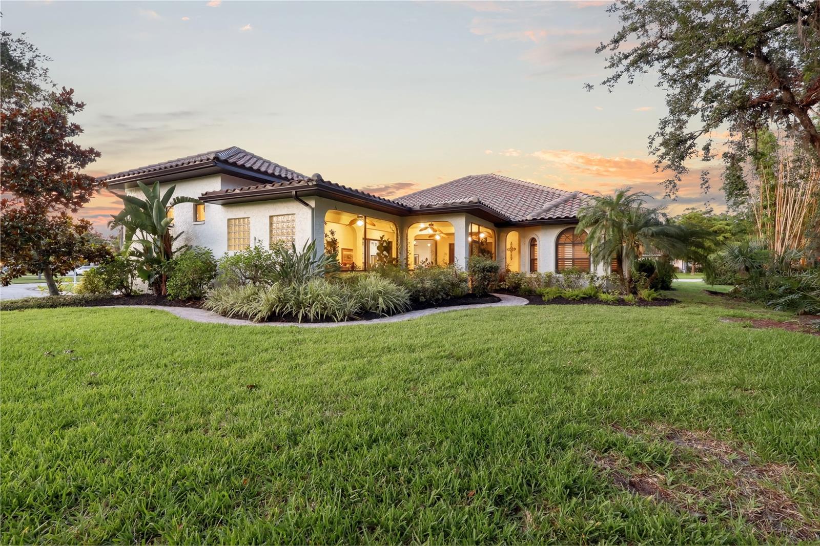 Image 7 of 64 For 4696 Del Sol Boulevard