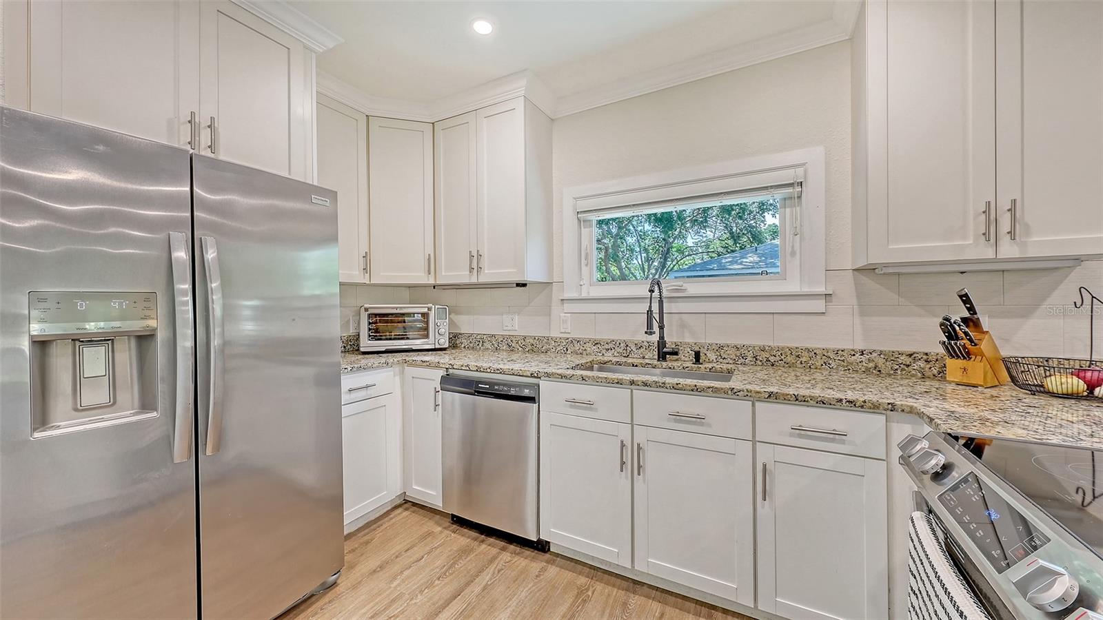 Image 11 of 54 For 815 East Avenue